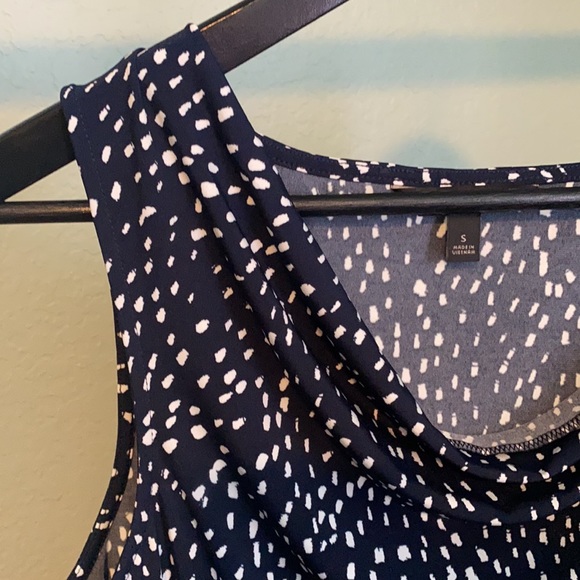 3/$20 Banana Republic navy & white pattern tank - Picture 4 of 8